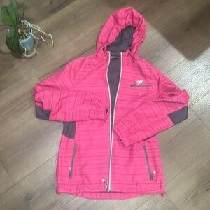 New Balance Jacket !! Woman’s !!
